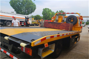 殷都附近拖车电话号码服务